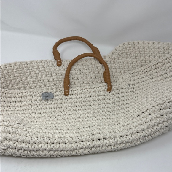 Source Unknown Handbags - Women’s Elegant Cream Woven Tote Bag approx 28 x 7”